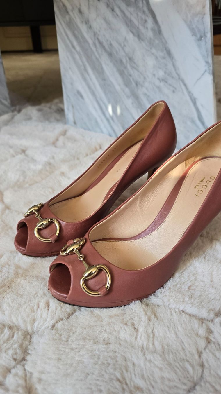 Gucci Damenschuhe: GUCCI – Gebraucht aus La Neuveville von p.sto