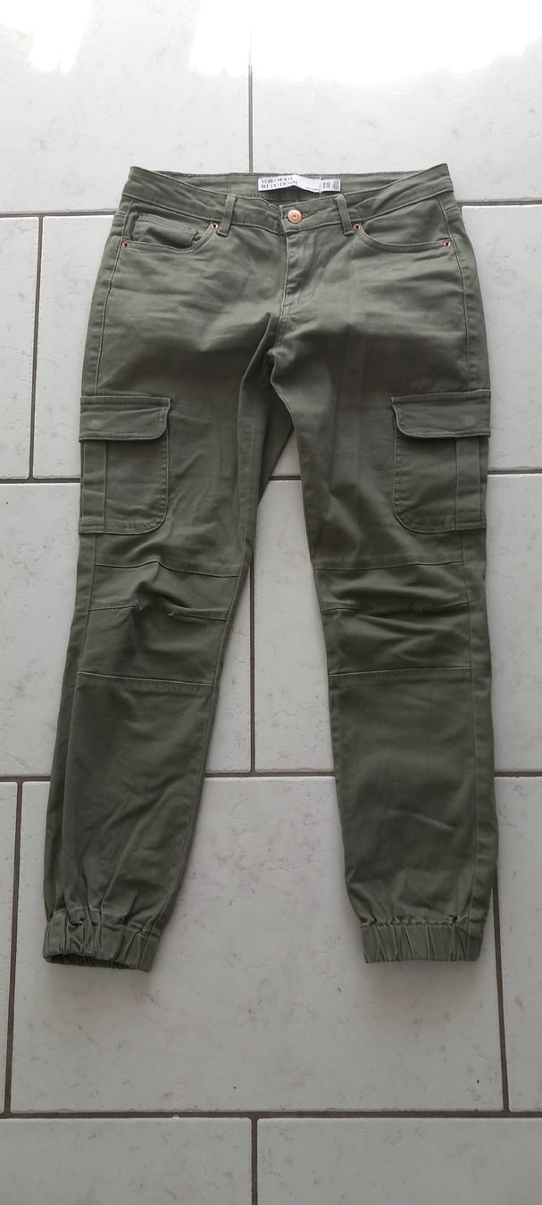 Vero Moda Pantaloni: Cargohose von Vero Moda S/30 – Usato da Eggersriet venduto da Taylorjam 1