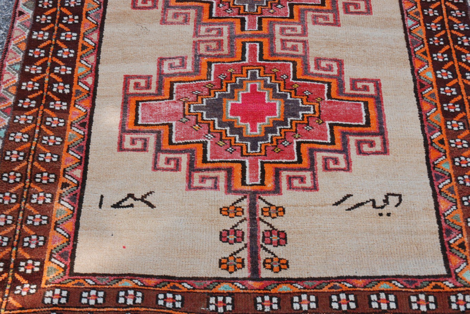 Gabbeh Tappeti: tapis nomade – Usato da La Chaux-de-Fonds venduto da loba2 2