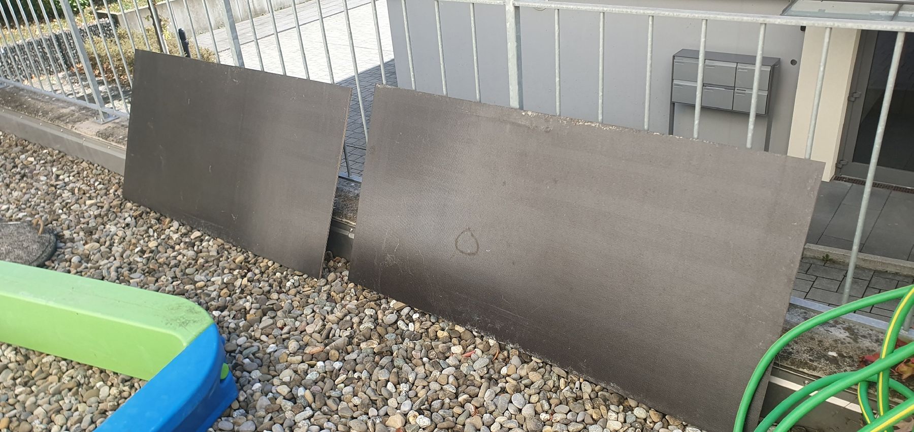 Sabbiera per bambini: Sandkasten Kunststoff mit zwei Abdeckplatten gebraucht – Usato da Münchwilen TG venduto da Renecz 1