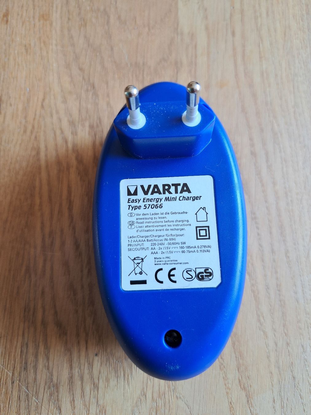 Caricatori & Batterie: 3 Batterieladegeräte Energizer, Varta – Usato da Pratteln venduto da mab_f2fz 4