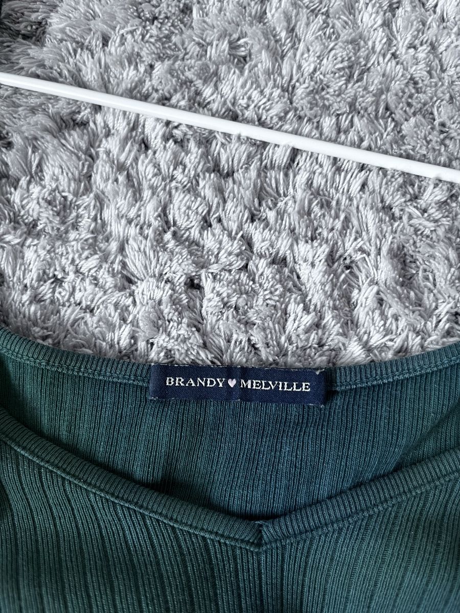 Brandy Melville Top: Brandy Melville Top – Usato da Sachseln venduto da erdnussli29 2