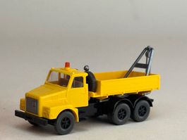 VE1- Wiking Volvo Abschleppwagen gelb
