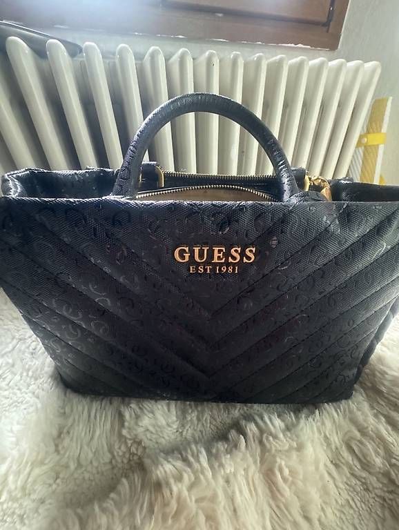 Borse da donna: Guess Stacy girlfriend Satchel – Usato da Bidogno venduto da sch_bby9 4