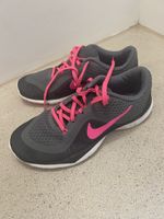 Nike Damen Trainingsschuhe – Grösse 37.5 – Grau/Pink