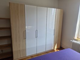 Schlafzimmer (Bett / 2 Nachttische / Schrank)