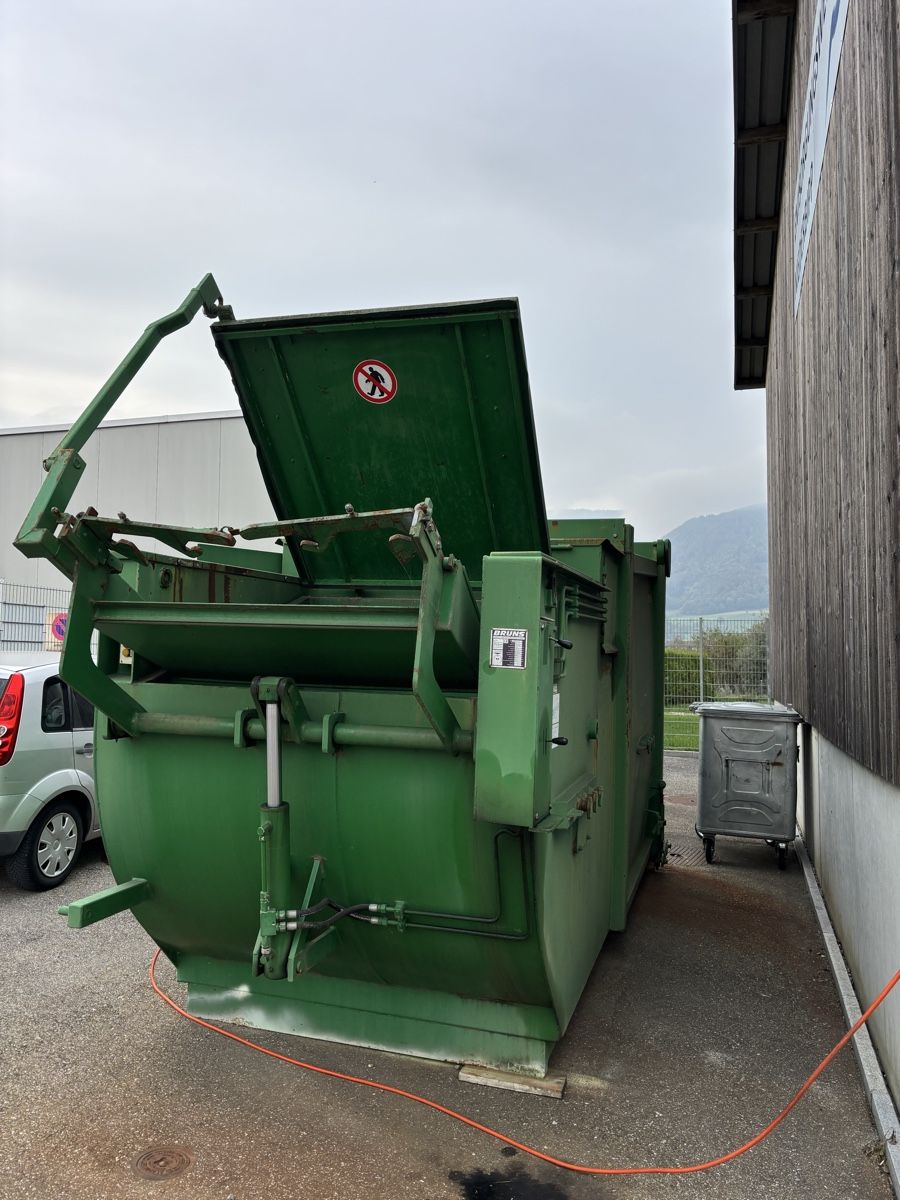 Altro per Ufficio & Commercio: Pressmulde elektrisch – Usato da Niederbipp venduto da mal_wq8k 1