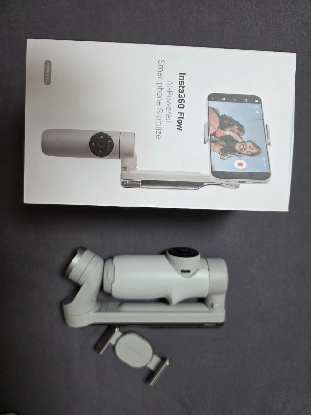 Insta360 Action Cam: Insta360 Flow AI Smartphone Stabilizer Stone Gray New – Nuovo (secondo la descrizione) da Lenzburg venduto da Istvanl85 1