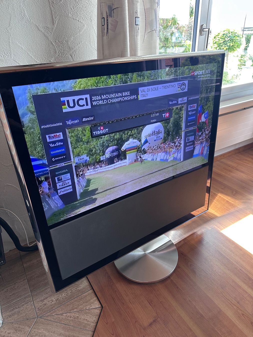 Bang & Olufsen Televisori: Fernseher B&O mit Fernbedienung – Usato da Bettwiesen venduto da Clagehr 1