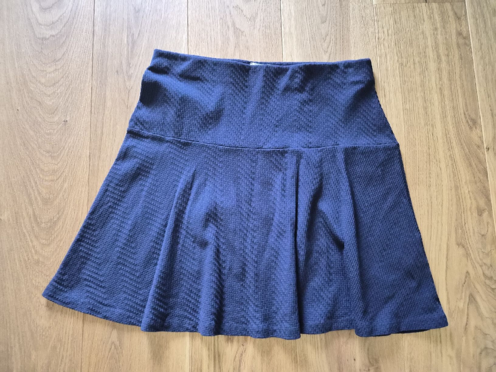 Esprit Gonne: Esprit Rock Gr. XL dunkelblau – Usato da Schwarzenberg LU venduto da LadySecondhand