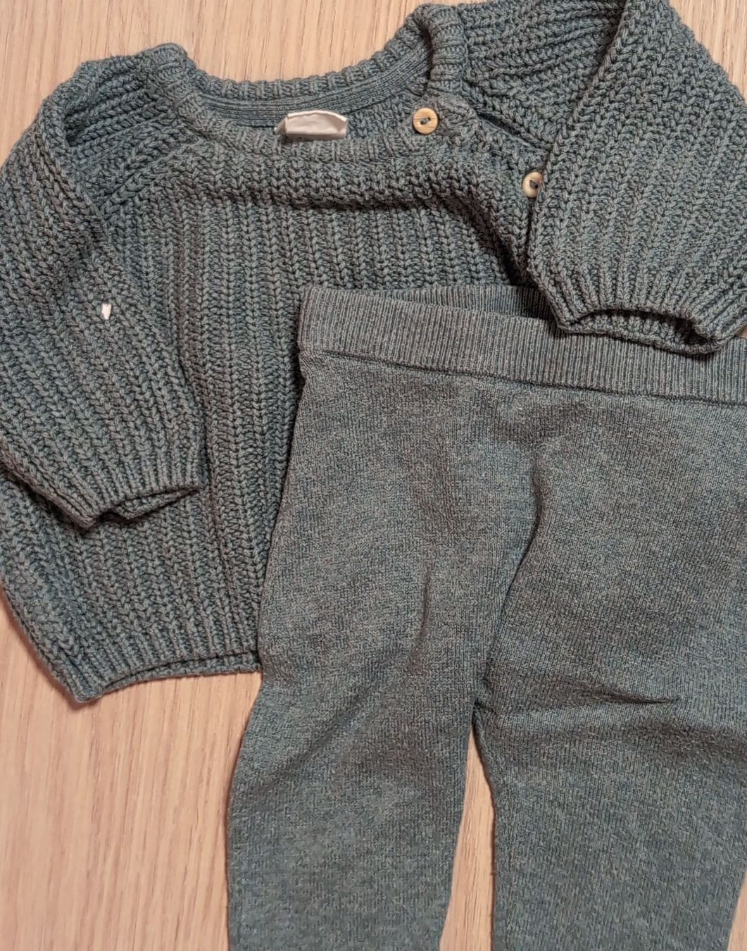 H&M Lotti & Set di vestiti: H&M Strickset Pullover und Hose graublau Grösse 56 – Usato da Zürich venduto da albalm 1