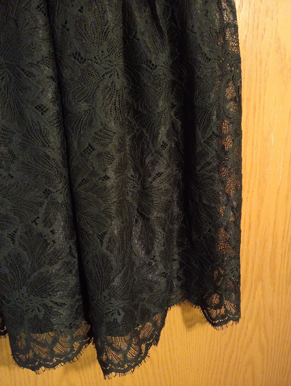 H&M Vestiti: H&M Elegantes, schwarzes Spitzenkleid 38 EU – Usato da Allschwil venduto da Evgeniia78 1