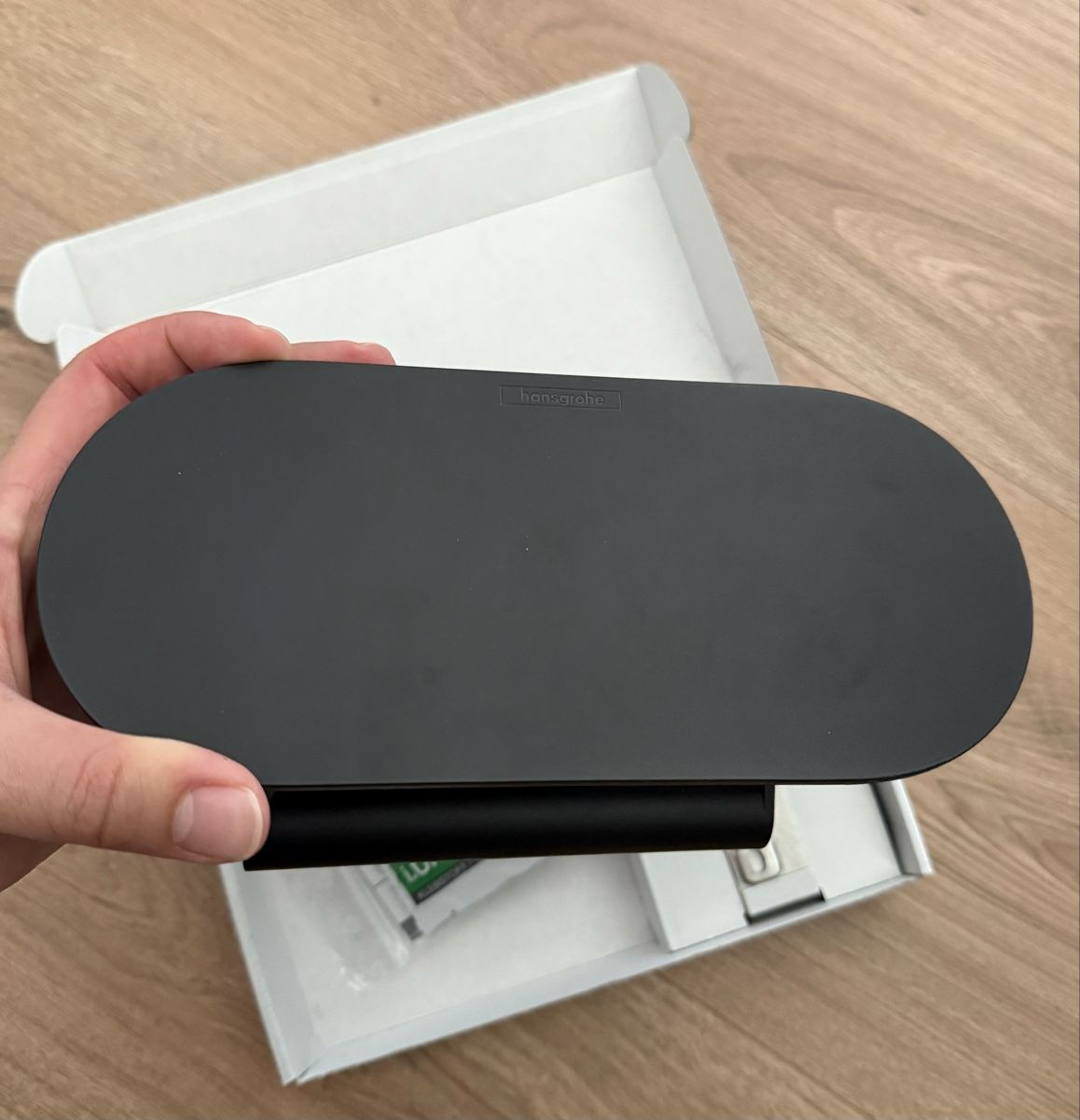 Hansgrohe WC: hansgrohe WallStoris Papierrollenhalter mit Ablage, schwarz  – Nuovo e nell'imballaggio originale da Biel/Bienne venduto da theracinghouse-53 2