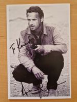 Andrew Lincoln, Original Autogramm auf Foto in s/w