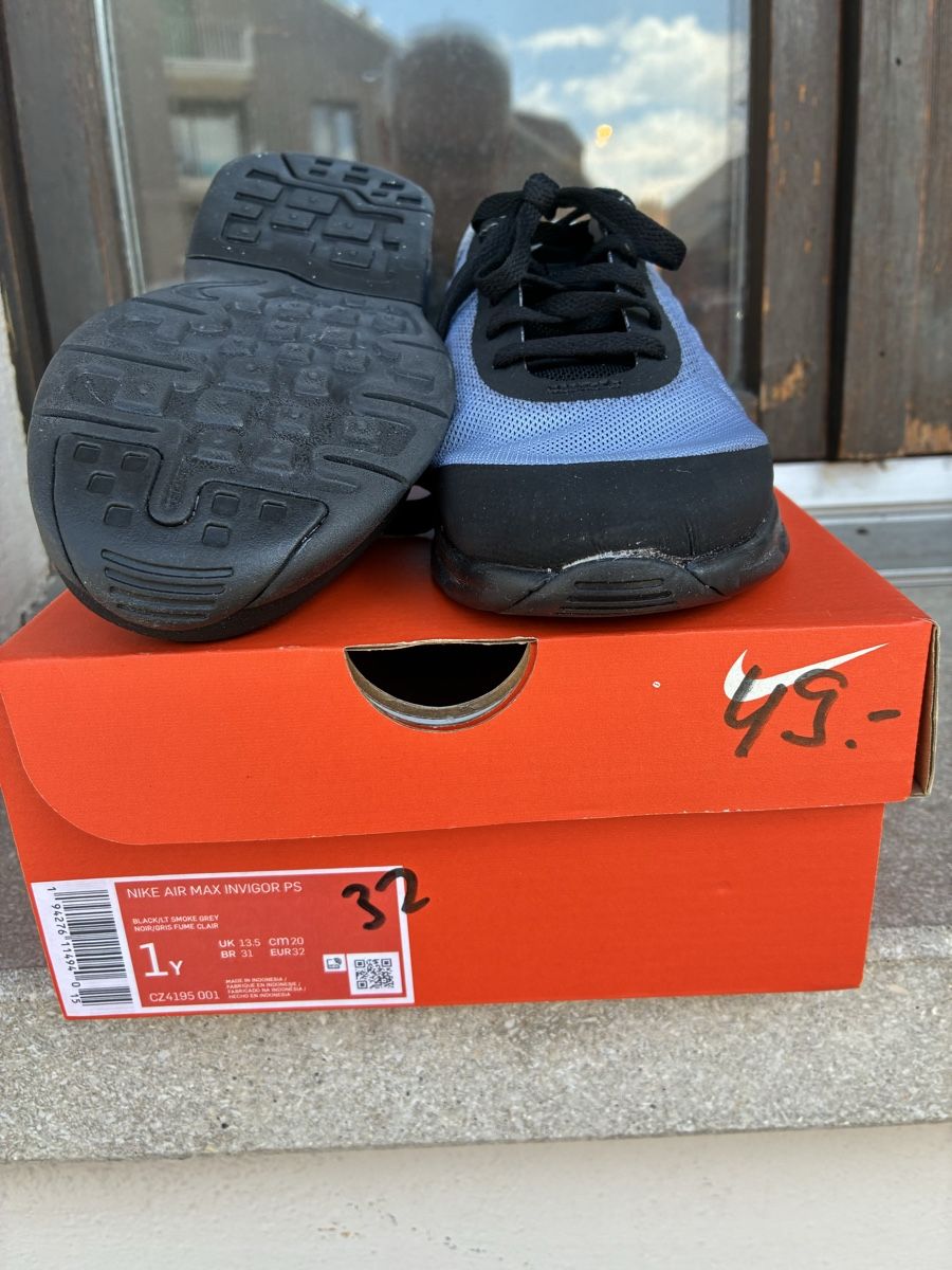 Nike Chaussures garçon: Nike Air Max Invigor Psn, Blau, Schwarz, Grösse 32 – Neuf avec emballage d'origine à Zürich par Msirco