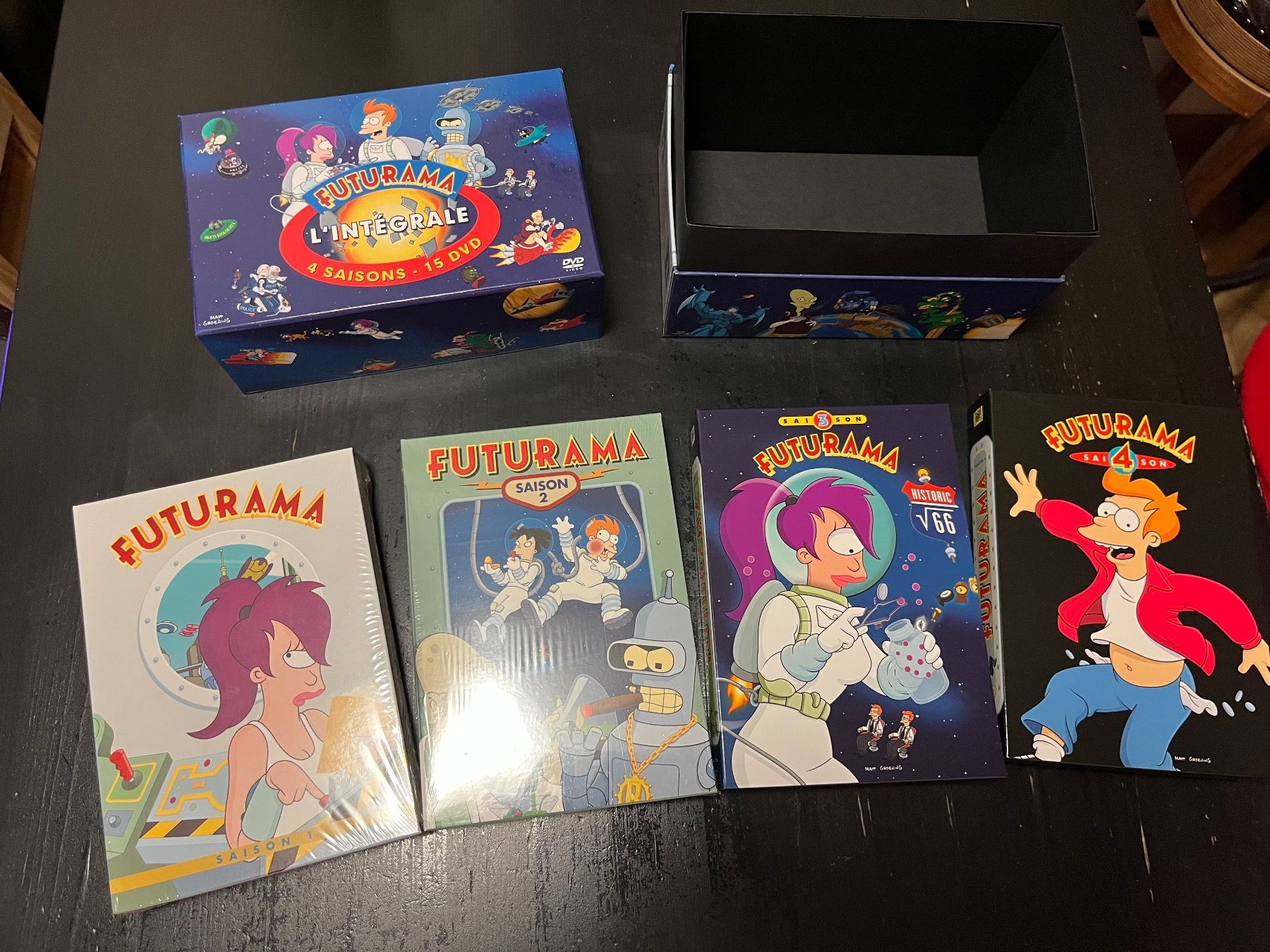 Alle DVDs: Futurama - Coffret - Intégrale saison 1 à 4 – Gebraucht aus Lausanne von Ratonsix 1