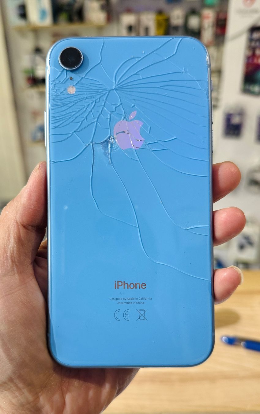Apple Telefoni cellulari / Smartphones: Châssis bleu iPhone XR avec camera vitre cassé – Usato da Morges venduto da DA-repa 4