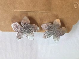 Spezielle Ohrclips im Retro-Stil, Silberfarben Modeschmuck!
