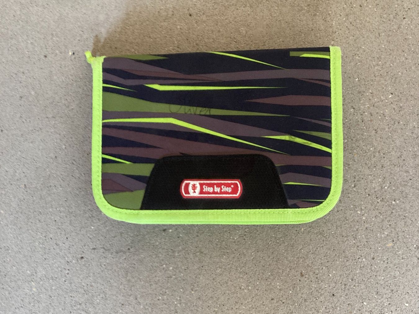 Step by Step Astucci : Etui Step by Step Tarnmuster mit Geodreieck gebraucht – Usato da Märstetten venduto da Twikech