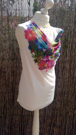 Top blanc motifs floral CHRISLINE, taille M/L, Neuf