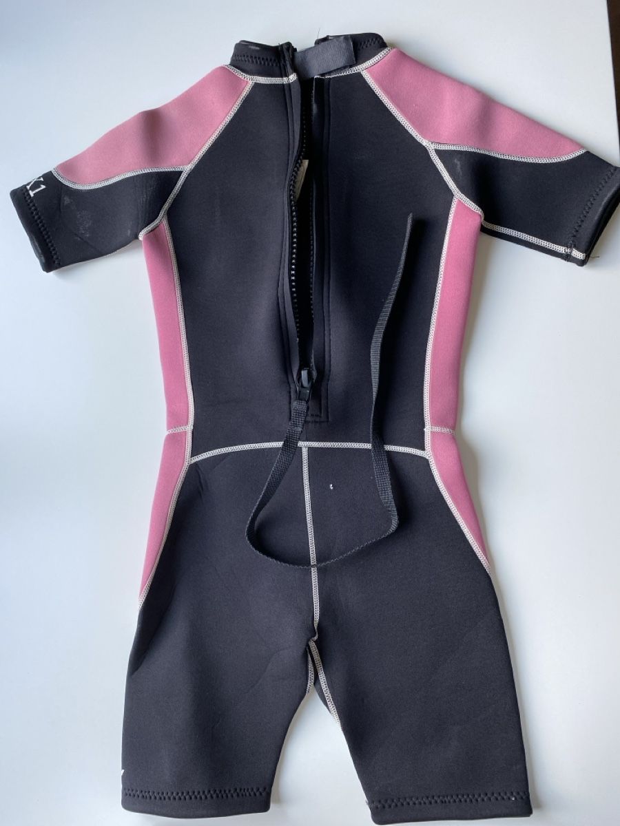 Costumi da bagno: Combinaison Néoprène Firefly, Rose/Noir – Usato da Corcelles NE venduto da Hugo_W 1