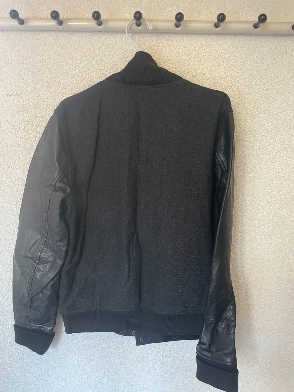 Sandro Giacche: Sandro Black Bomber/Varsity Jacket Wool & Leather L – Usato da Lausanne venduto da amaury.h 1