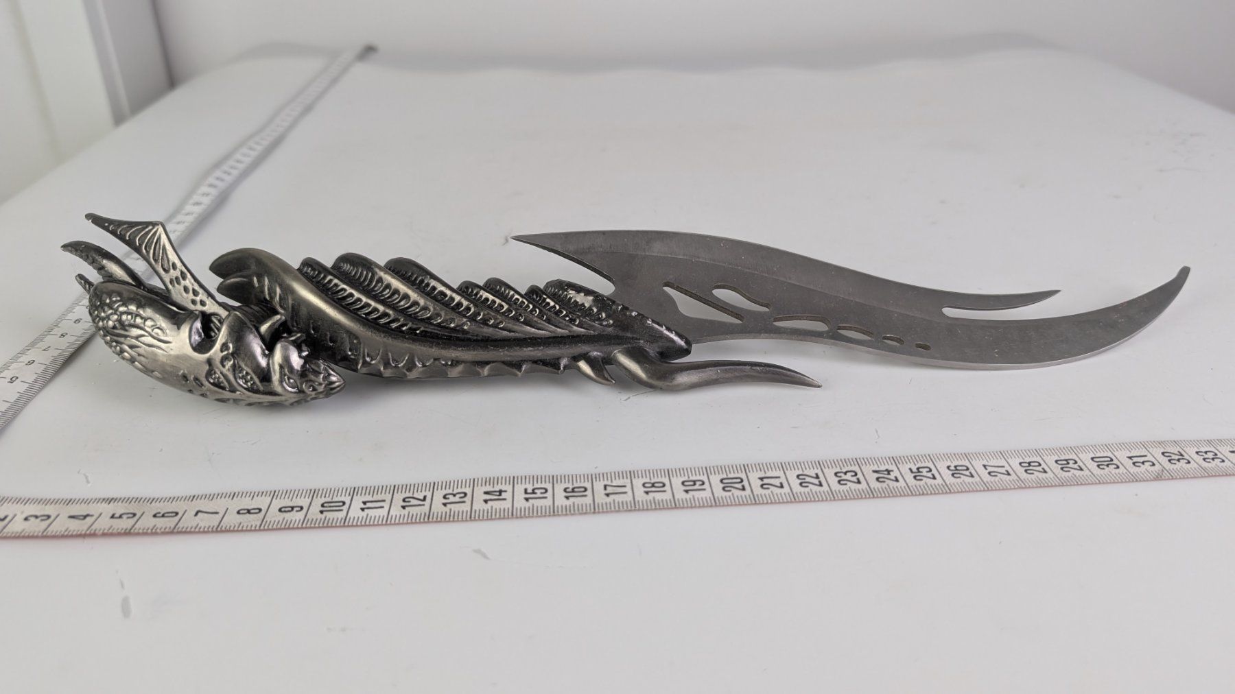 Tutte le decorazioni: Alien Messer mit Ständer, Deko Messer, scharf – Usato da Zürich venduto da axolottchen 2