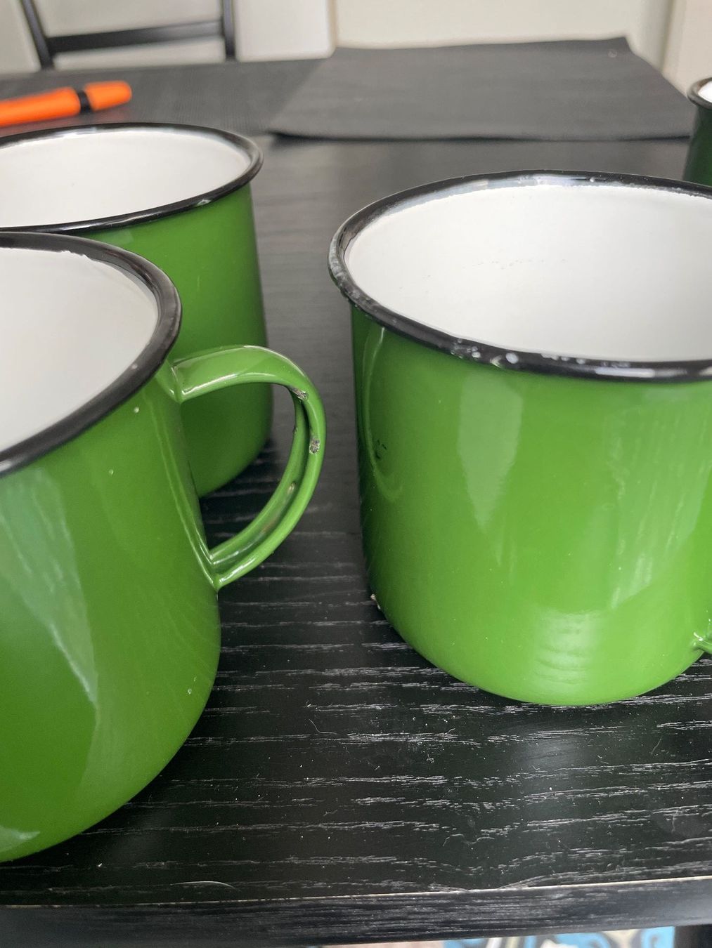 Tazze: 6 grüne Emaille Tassen – Usato da Zürich venduto da matina30 6