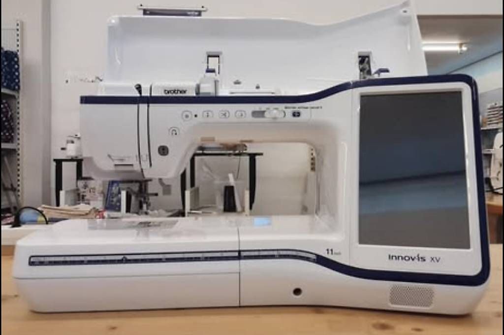 Brother Macchine da cucire: Machine à coudre et broder Brother XV – Usato da Romanel-s-Lausanne venduto da nrdemelo 1