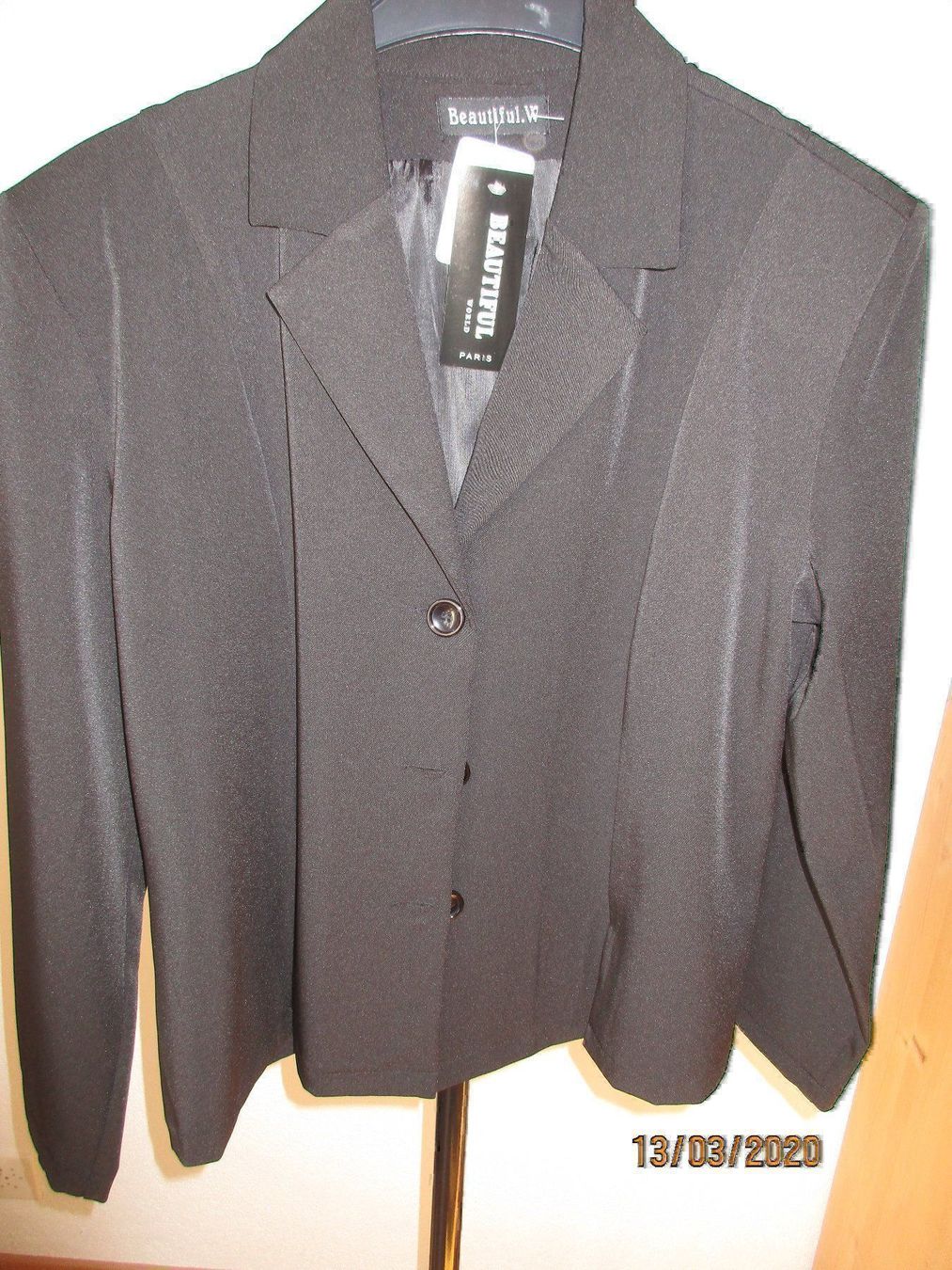 Giacche: Kurz Blazer 44-46 schwarz wunderschön – Nuovo (secondo la descrizione) da Ottenbach venduto da Claurin