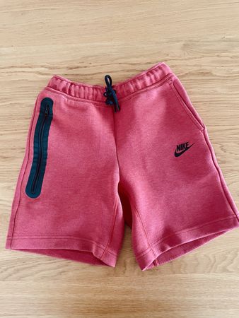 Kinder Nike Tech Fleece Sommer-Shorts, Grösse M