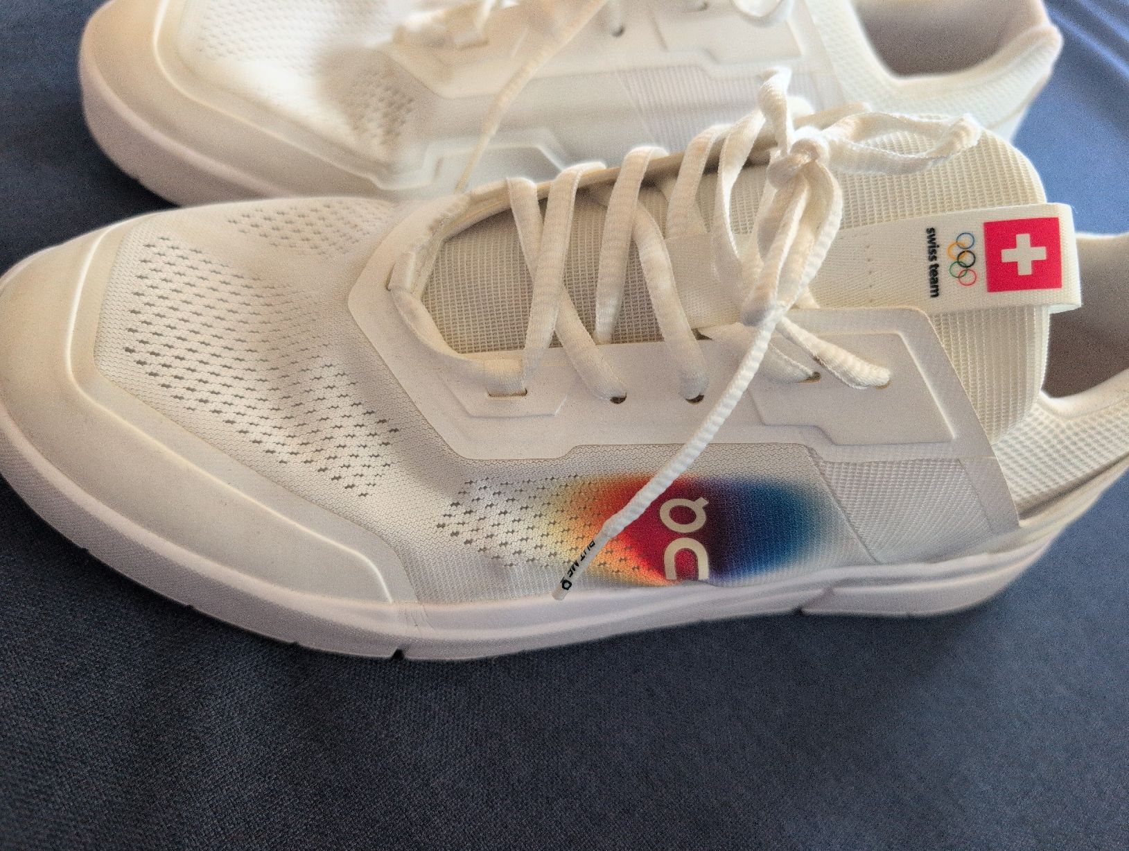 On Scarpe da uomo: ON Shoe "the roger" olympia edition  – Usato da Bern venduto da cyclingpeter