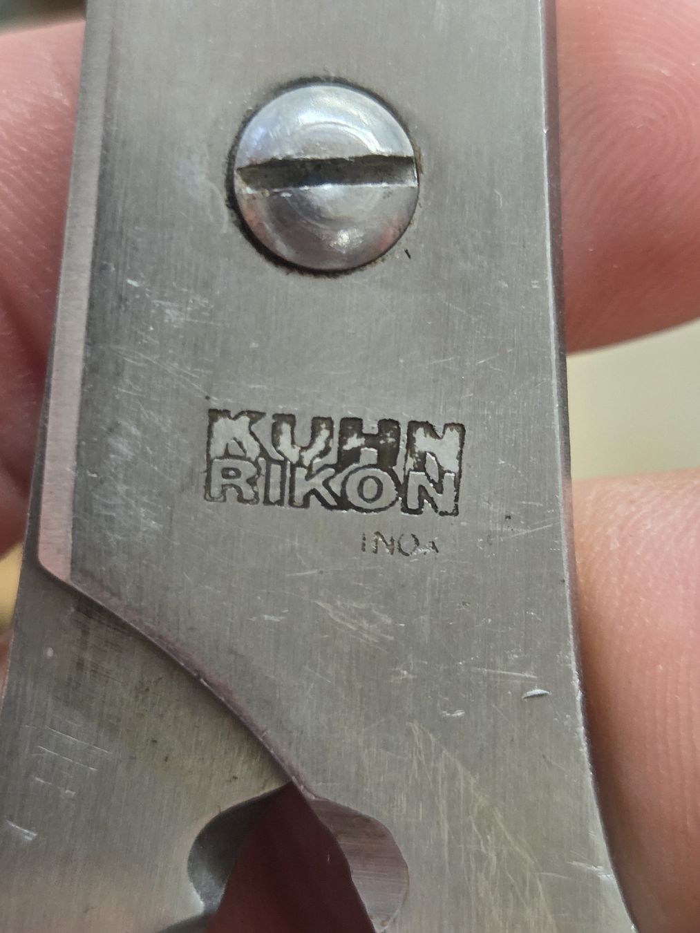 Kuhn Elettrodomestici da cucina: Kuhn Rikon Haushaltsschere älteres model – Usato da Schüpfen venduto da Oblivion2013 2