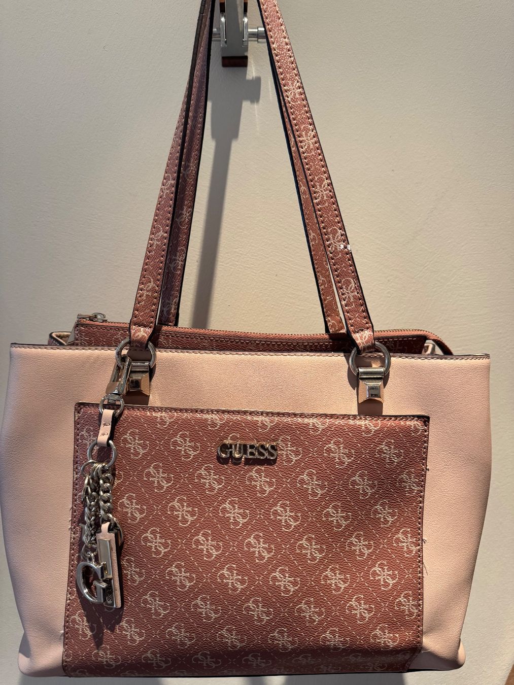Borse da donna: Guess Handtasche/Shopper, rosa-braun – Usato da St. Gallen venduto da lmk_6695