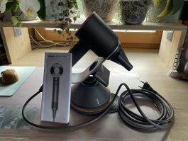 Dyson Supersonic Haartrockner mit Zubehör neuwertig