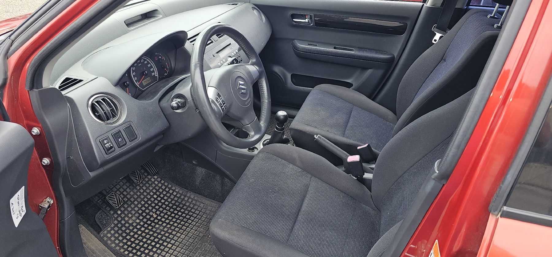 Suzuki Autos: suzuki swift 4x4  – Défectueux à Chavornay par lev_qnm6 4
