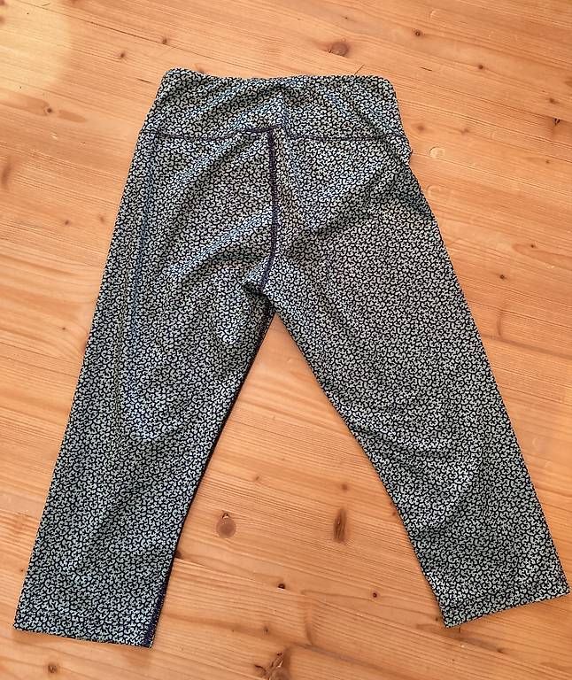 Pantaloni: 3/4 Sporthosen Gr.134/140 – Usato da Brunnadern venduto da Bumlebee