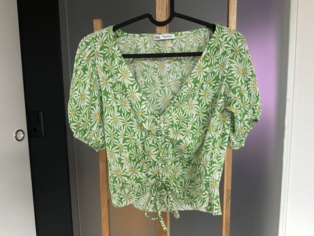 Sommerbluse mit Blümchen-Muster