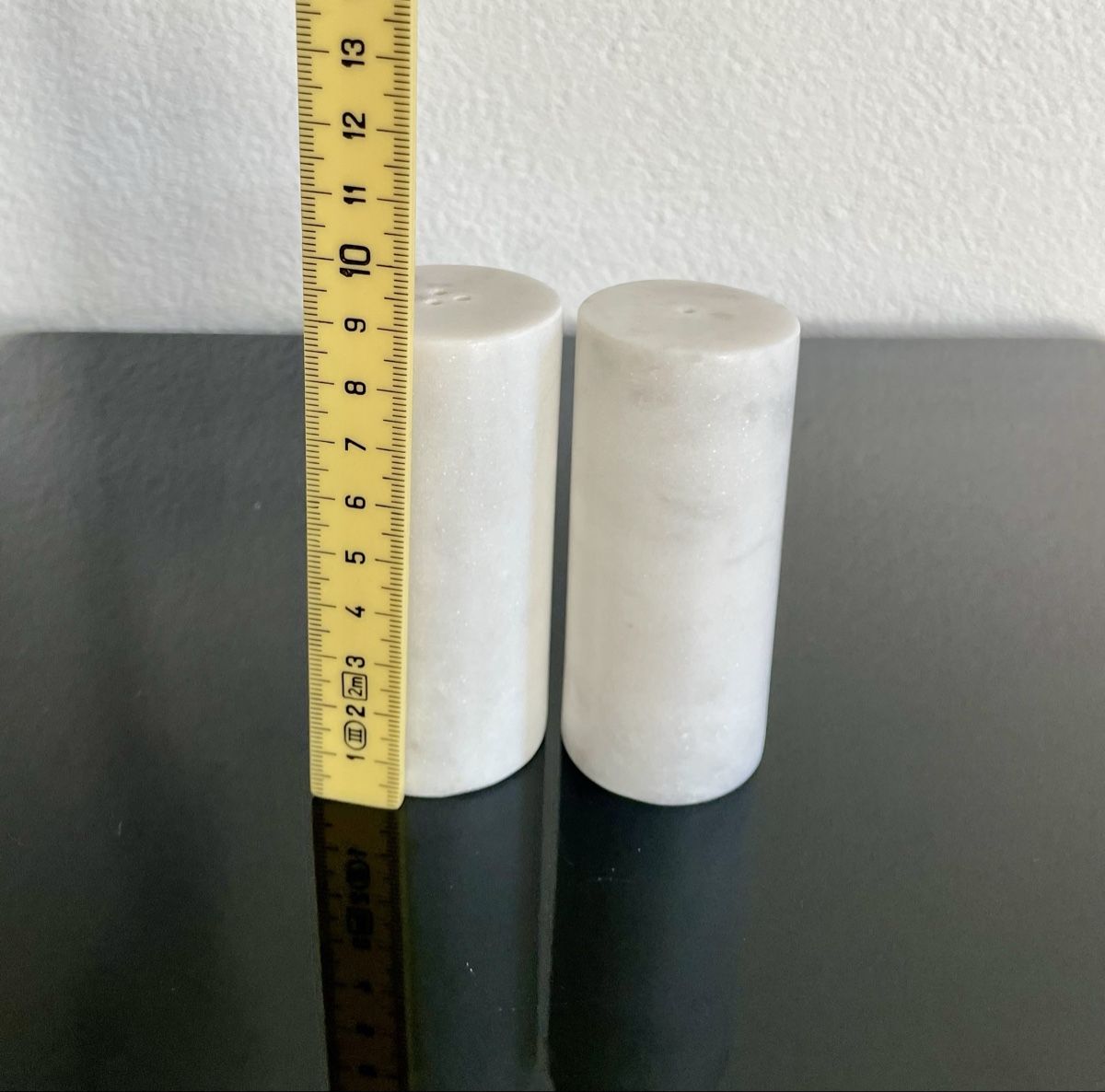 Elettrodomestici da cucina: Marble Salt and pepper shakers  – Usato da Richterswil venduto da Prangins9 6