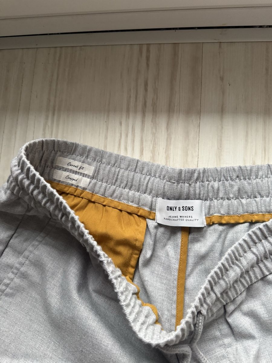 Hosen: Only & Sons Light Grey Cropped Trousers – Neu und originalverpackt aus La Tour de Peilz von bau_sm8d 2