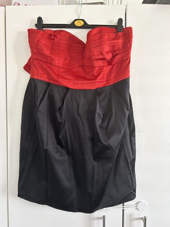 2 elegante Kleider