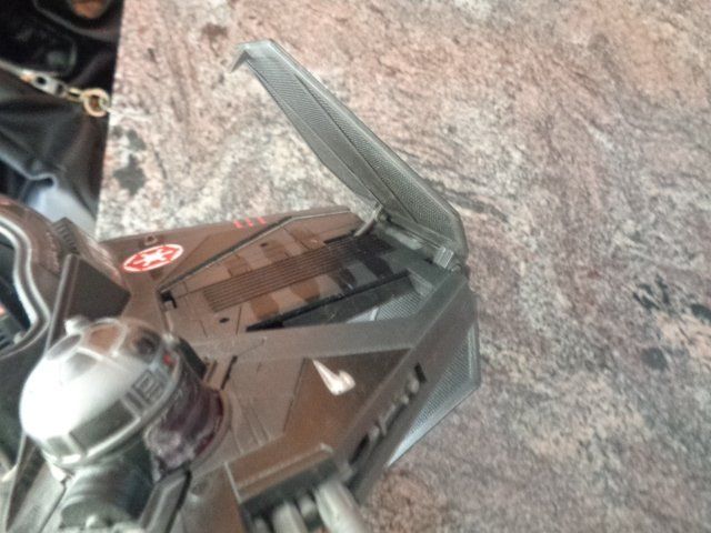 Hasbro Giocattoli: Star Wars Hasbro Jedi Starfighter Darth Vader – Usato da sargans venduto da Angamar 2