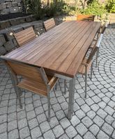 Tisch mit 6 Stühlen