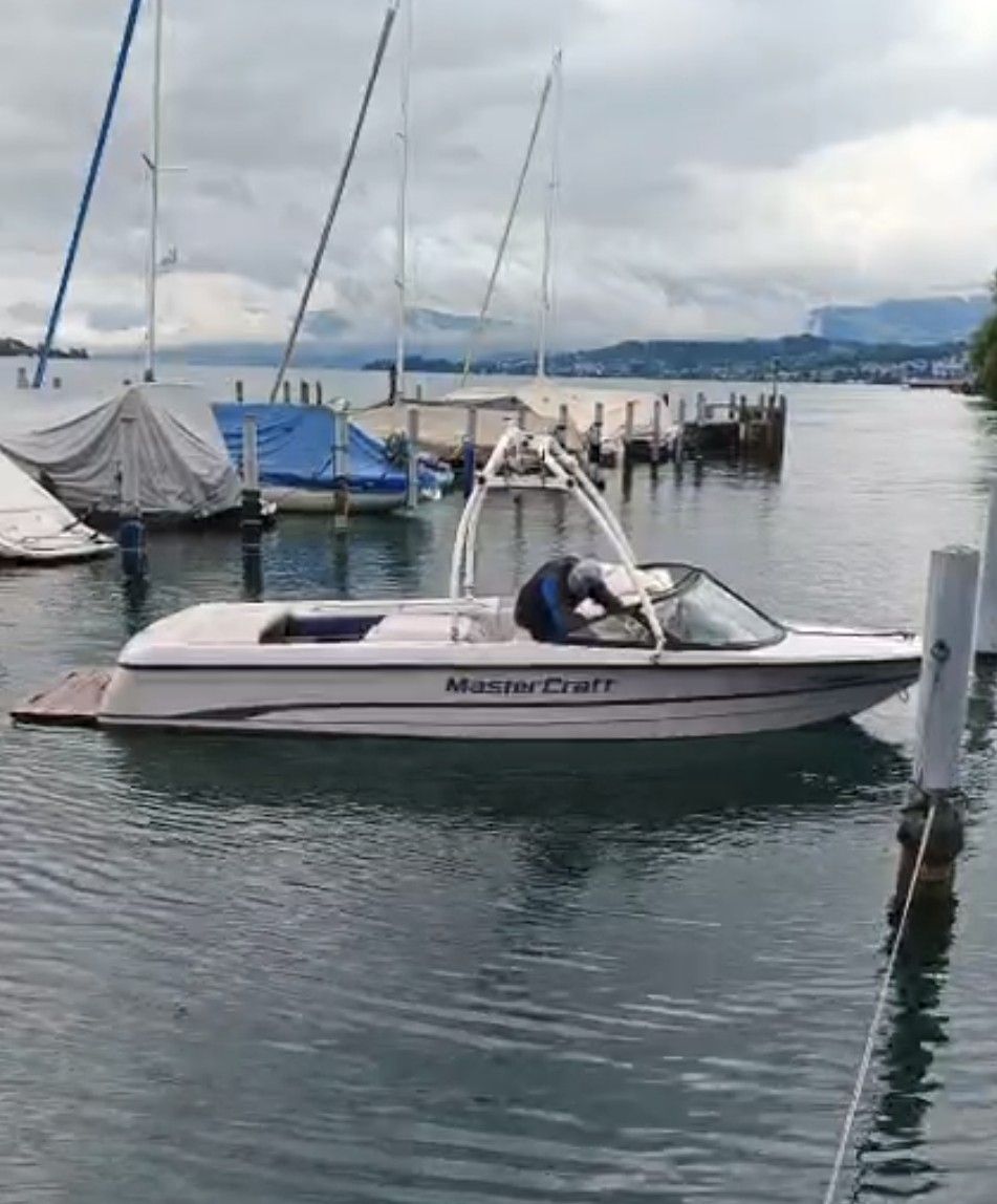 Barche: Motorboot Wasserski – Usato da Horgen venduto da ratNski