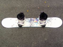 Matériel snowboard d'occasion à vendre | 70 % de réduction sur le neuf
