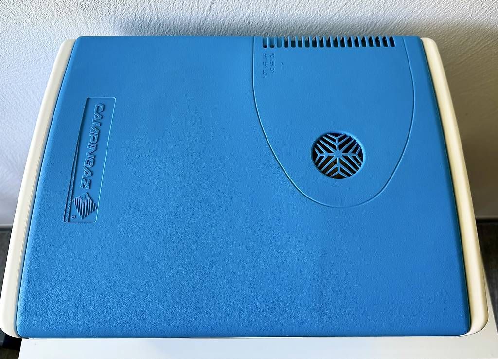 Kühlschränke & Kühlen: Campingaz Kühlbox Thermoelektrisch mit Netzadapter – Gebraucht aus Maienfeld von gmundner 1