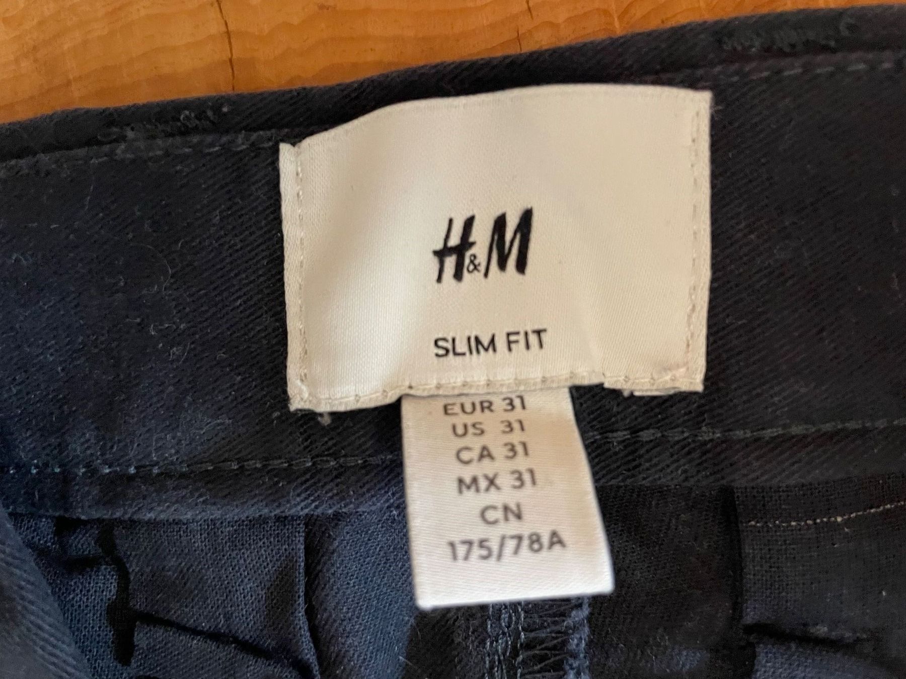 H&M Hosen: H&M Hosen Slim Fit Navy – Gebraucht aus Zürich von and_bbr2 3