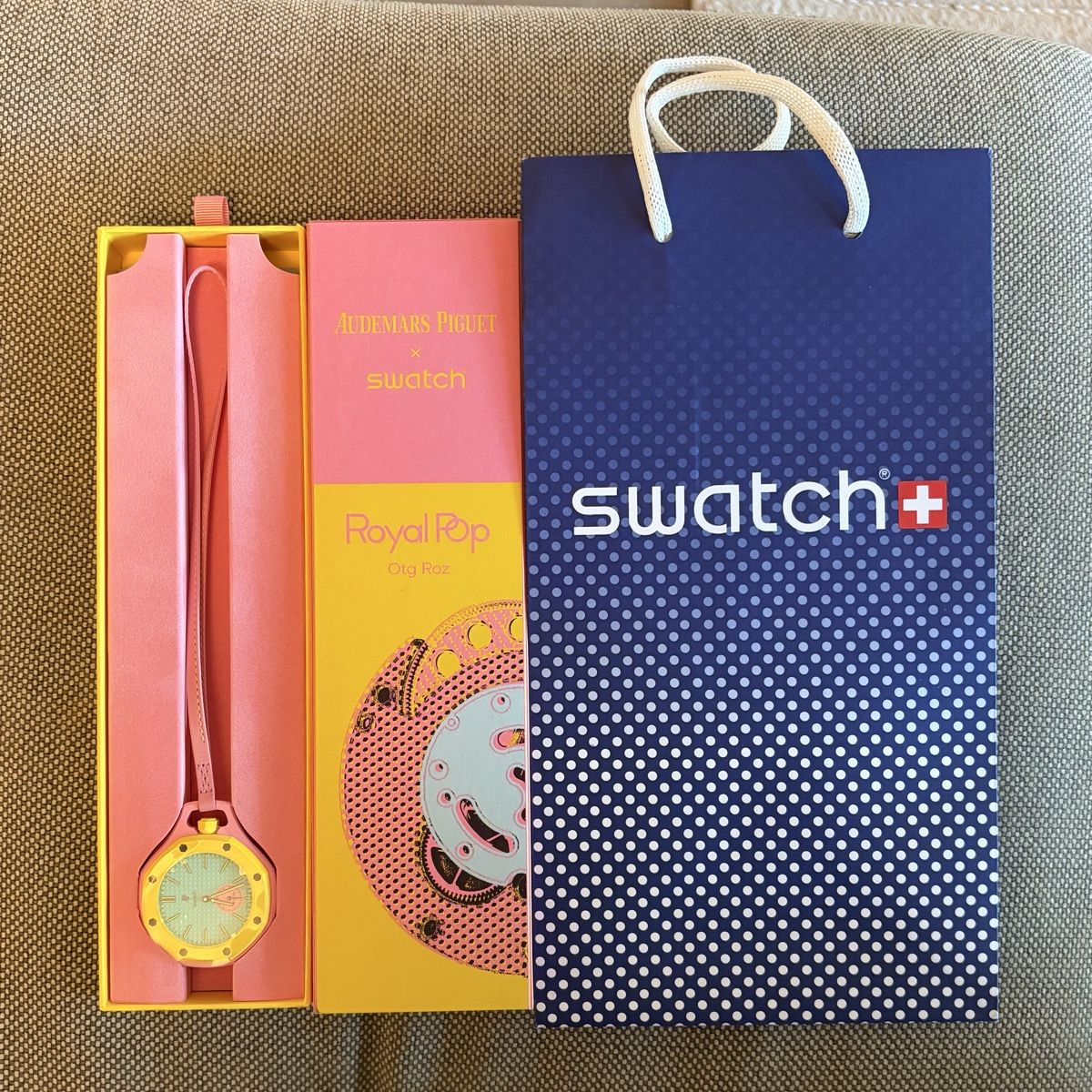 Swatch Uhren: Swatch x AP Royal Pop-  Otg Roz – Neu (gemäss Beschreibung) aus Riehen von nic_v5wc