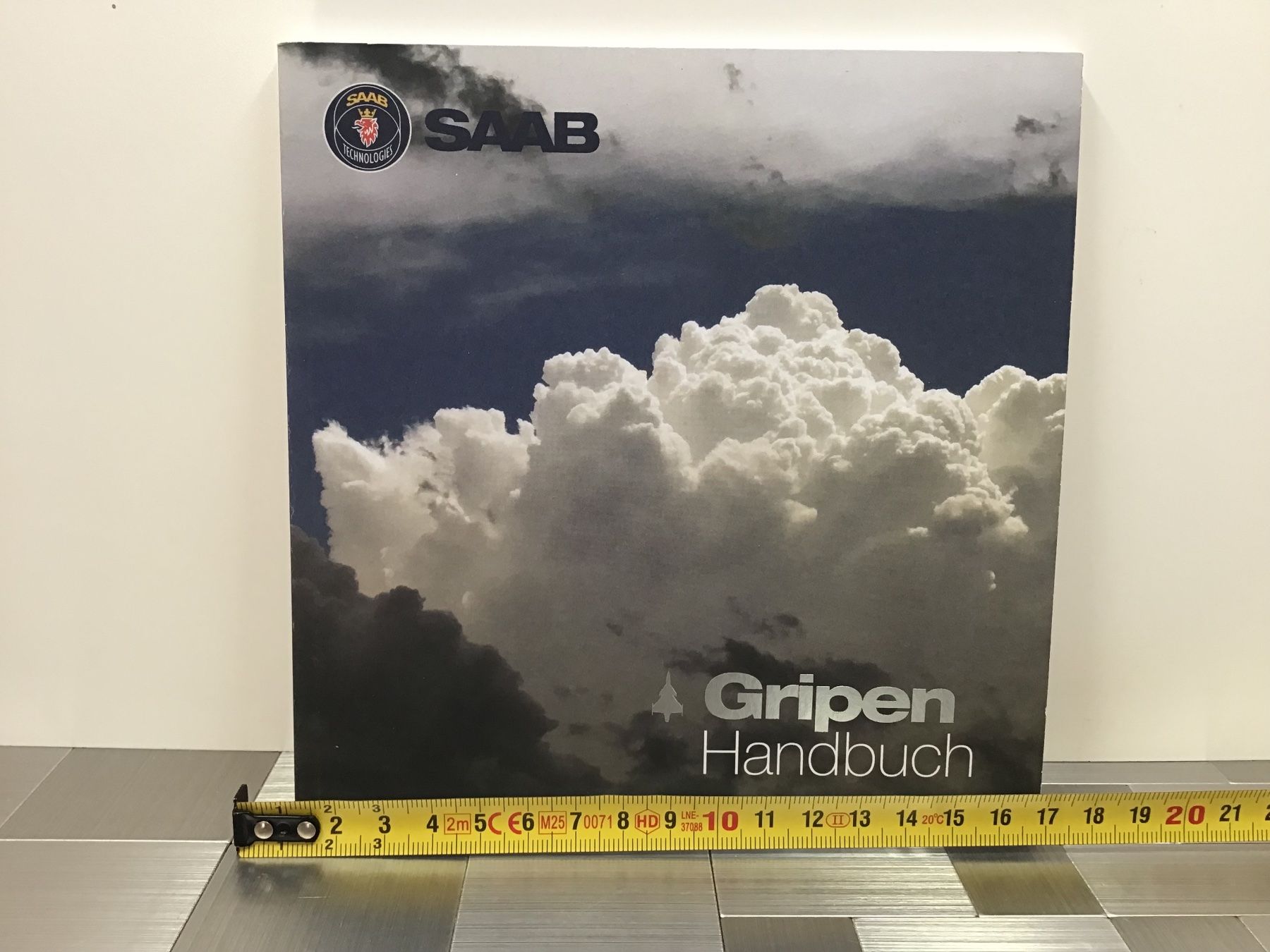 Bücher: GRIPEN HANDBUCH – Gebraucht aus Männedorf von Spezial-Modelle