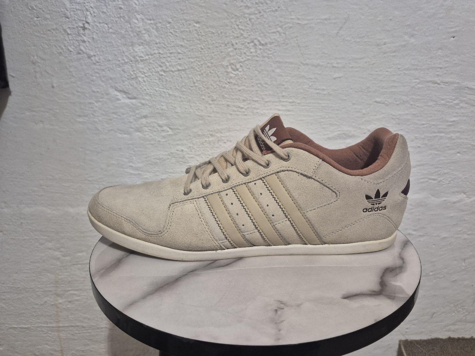 Scarpe da uomo: Adidas Schuhe, Top Zustand, hellbeige, Grösse 44 – Usato da Winterthur venduto da Lumi11